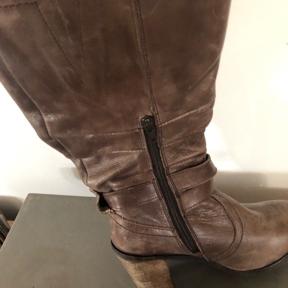 Soft Real Leather Brown Heeled Boots - Picture 2 of 4